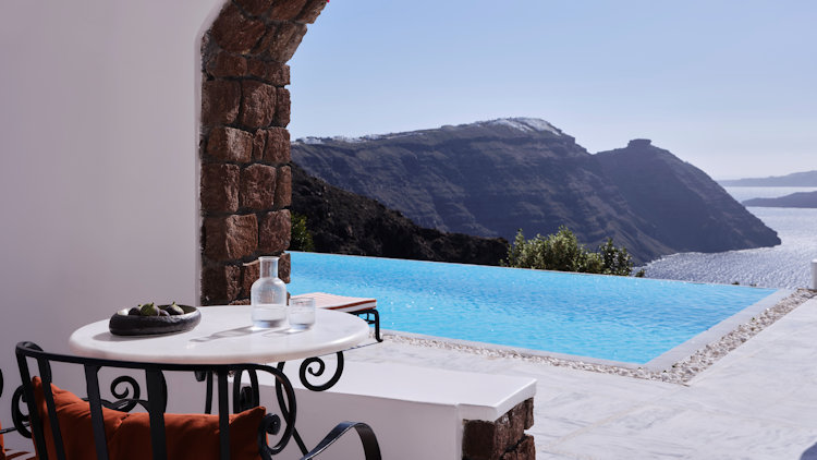 San Antonio Hotel Santorini guest room